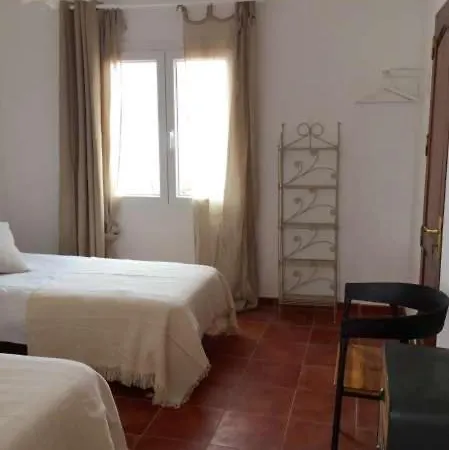 Sleeps 4 Wifi *
