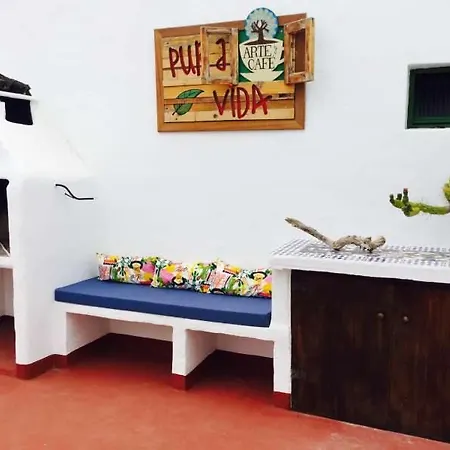 Sleeps 4 Wifi Lägenhet *