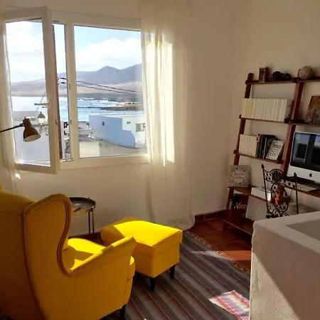 Sleeps 4 Wifi شقة La Costa