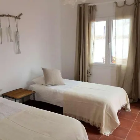 Sleeps 4 Wifi La Costa